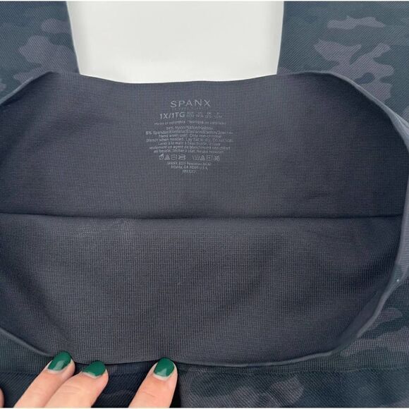 Spanx Look at Me Now Seamless Leggings Black Camo Size 1XL - Picture 6 of 6